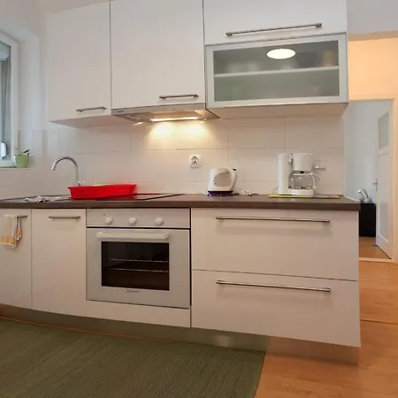 Cro Jet Set Apartment