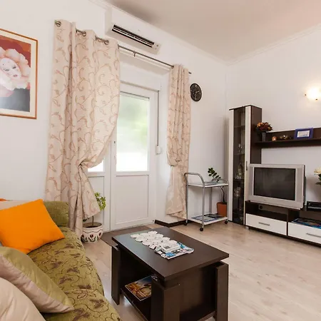 Cro Jet Set Apartment